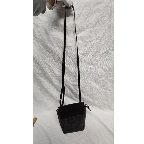 Graf Lantz Kita Crossbody - Picture 14 of 16